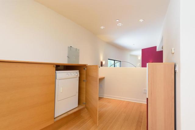 3527 Oak Knoll Drive, Redwood City CA: https://media.crmls.org/mediaz/b043138e-b723-4269-b7df-b9a8793d4948.jpg