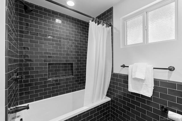 5370 Redding Rd, San Diego CA: https://media.crmls.org/mediaz/b0432045-491a-430a-9f1c-5858fe4d9ffc.jpg