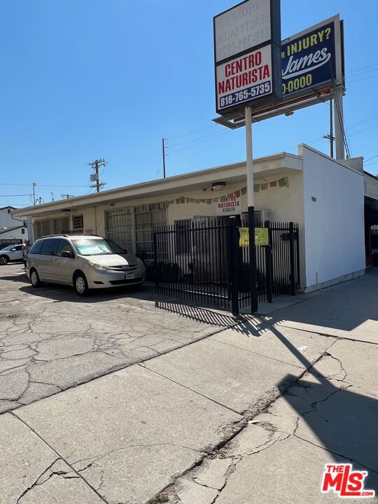 7810 Lankershim Boulevard photo 2