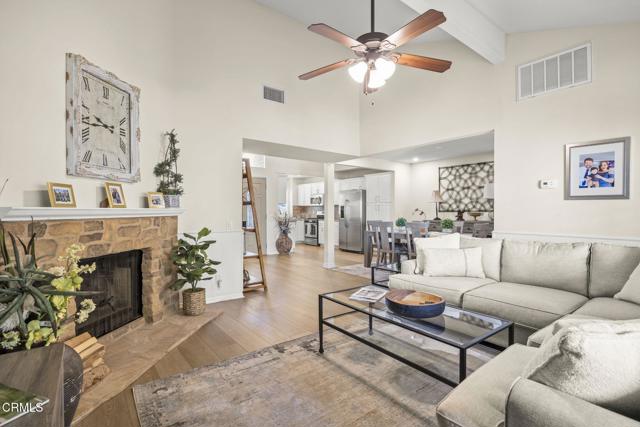 Detail Gallery Image 13 of 38 For 2036 Birchdale Ct, Thousand Oaks,  CA 91362 - 2 Beds | 2 Baths