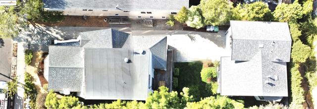 1351 Carlotta Ave, Berkeley CA: https://media.crmls.org/mediaz/b0441d83-014f-4791-9935-792eee96a870.jpg