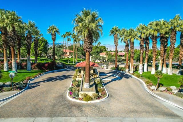 675 N Los Felices W Circle, Palm Springs CA: https://media.crmls.org/mediaz/b044a26a-9977-4ba4-9827-4da5b1b8212f.jpg