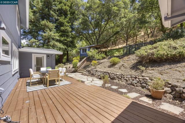 3475 Springhill Rd, Lafayette CA: https://media.crmls.org/mediaz/b0451878-abef-4657-a505-f837fda46cb5.jpg