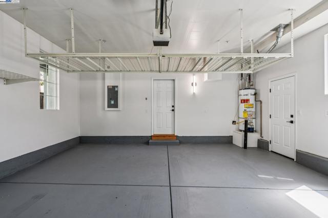 5929 Linwood Cmn, Livermore CA: https://media.crmls.org/mediaz/b0453e33-a693-4aa8-ab4e-7932eeae93b6.jpg