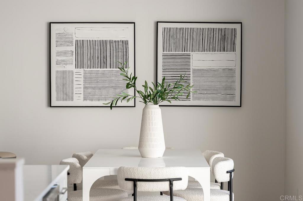 https://media.crmls.org/mediaz/b04548d9-6b9d-42ab-9f19-6af7644936d7.jpg?preset=X-Large