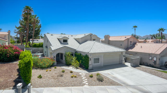 41950 Maryn Court, Palm Desert CA: https://media.crmls.org/mediaz/b0468494-6f3b-4021-8b21-d933e56de5a5.jpg