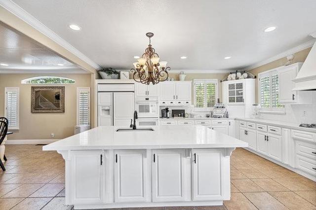 120 Tierra Del Sol, Hollister CA: https://media.crmls.org/mediaz/b0469c37-7455-41e2-87be-69a7670fef14.jpg