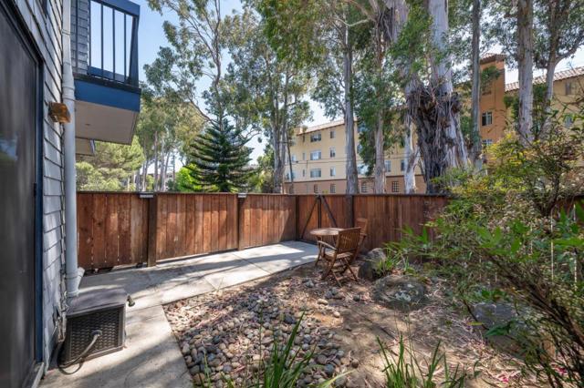 740 El Camino Real, Burlingame CA: https://media.crmls.org/mediaz/b046bf01-462b-42c5-a033-1891bc4f6b62.jpg