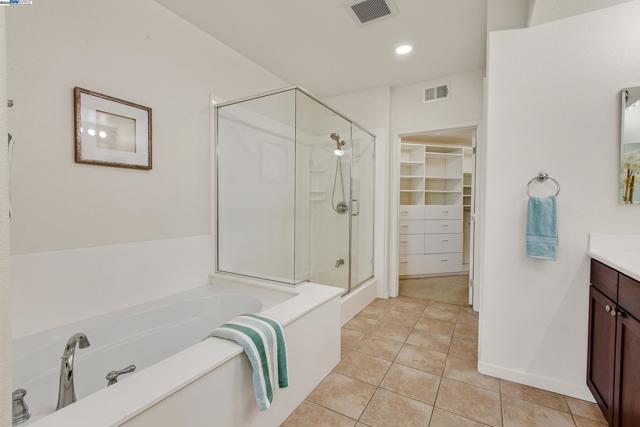 800 S Abel St, Milpitas CA: https://media.crmls.org/mediaz/b0470ac3-cadb-44c4-a3d2-c9fcfc14ec19.jpg