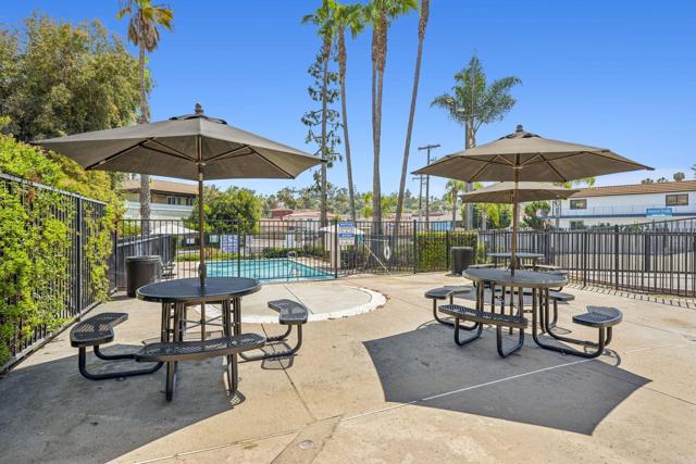 955 Postal Way, Vista CA: https://media.crmls.org/mediaz/b0473a20-a078-4a0c-80ec-d89138c0c0fc.jpg