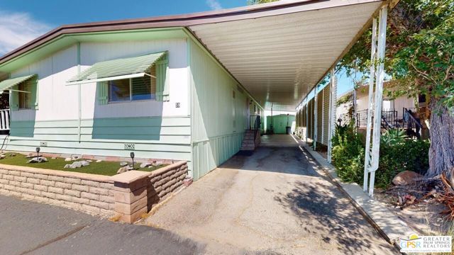 18555 Roberts Road, Desert Hot Springs CA: https://media.crmls.org/mediaz/b04915fd-55d7-40e6-a551-e0ce6ec21c7f.jpg