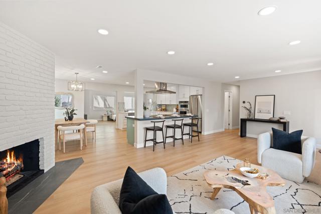 3910 Adams Street, Carlsbad CA: https://media.crmls.org/mediaz/b0491dd3-f4f0-40f3-8bd7-858943eede9a.jpg