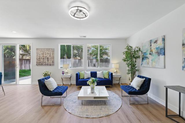 2342 Winchester Loop, Discovery Bay CA: https://media.crmls.org/mediaz/b0491e50-0dc8-46ac-8fab-4425a5c38697.jpg