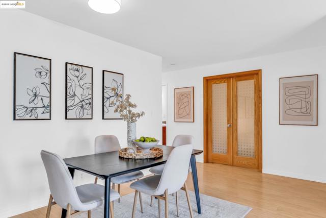 288 Whitmore St, Oakland CA: https://media.crmls.org/mediaz/b0491e7b-c71a-4efb-aced-2db0a257fbbd.jpg