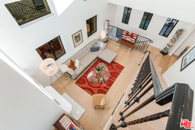 3850 Udell Court, Los Angeles CA: https://media.crmls.org/mediaz/b0497527-7809-4bcd-89ea-8307bd1aa0cb.jpg