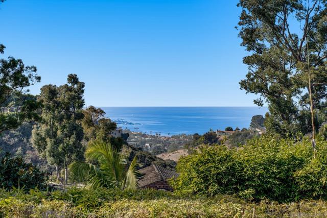 8070 La Jolla Scenic Dr N, La Jolla CA: https://media.crmls.org/mediaz/b04a11c8-2f78-459e-8402-9d6596dec692.jpg