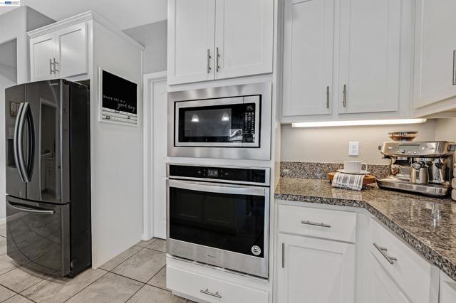 1589 Friendly St, Manteca CA: https://media.crmls.org/mediaz/b04aa3e1-2126-404b-a87a-0e723ee4182c.jpg