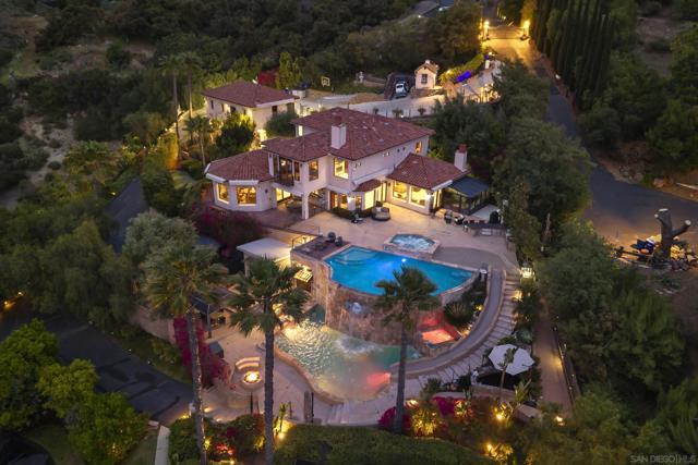 3449 Via Loma Vista, Escondido CA: https://media.crmls.org/mediaz/b04adc90-69d7-49c1-b53c-c336d0b81020.jpg
