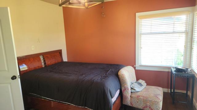 895 Main Street, Half Moon Bay CA: https://media.crmls.org/mediaz/b04b2115-8827-4411-826b-e662da1d4928.jpg
