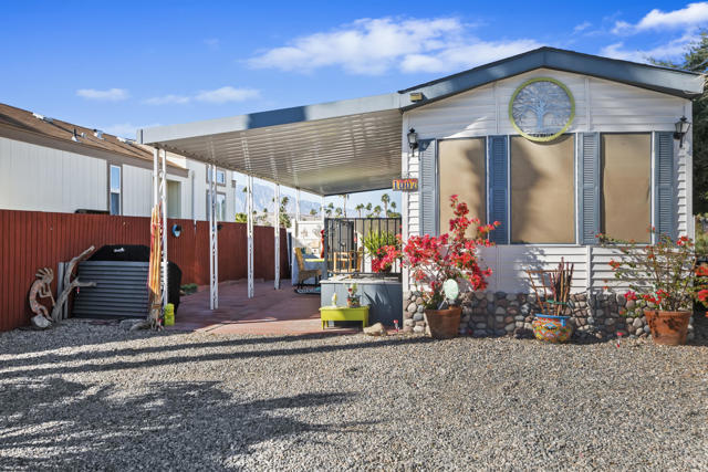 74711 Dillon Road, Desert Hot Springs CA: https://media.crmls.org/mediaz/b04b4aac-e948-4e7b-99a3-c72bbf665b33.jpg