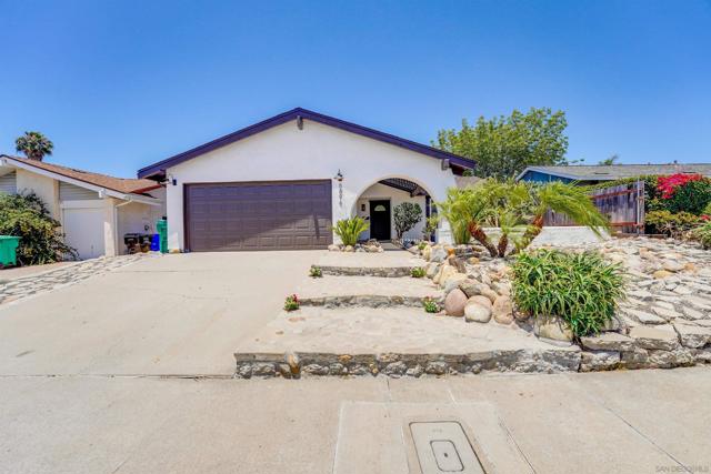 8896 Belfast Cir, San Diego CA: https://media.crmls.org/mediaz/b04bffd0-68eb-4fd7-9d9b-3cbaa746fb46.jpg