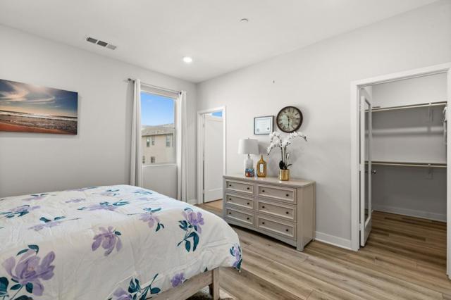 202 Keeper, Irvine CA: https://media.crmls.org/mediaz/b04c7379-029f-4449-8809-d5c66b890cc5.jpg
