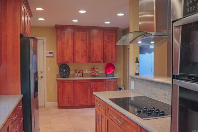 4410 Charger Boulevard, San Diego CA: https://media.crmls.org/mediaz/b04c859a-69fd-4e66-9686-555c2398b452.jpg