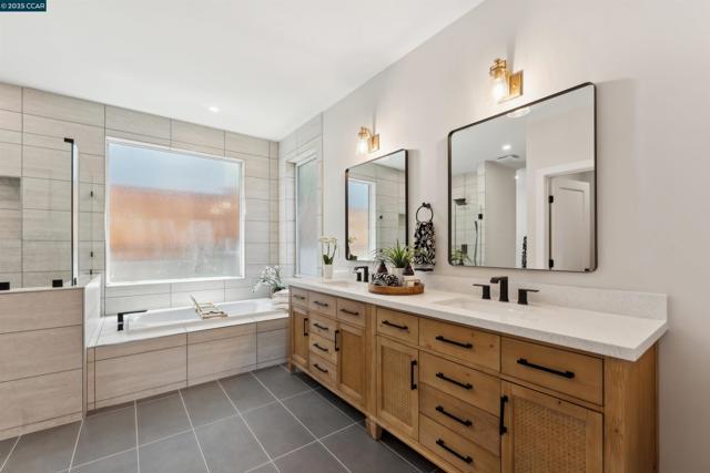 951 Yorkshire Ct, Lafayette CA: https://media.crmls.org/mediaz/b04d3e1b-7295-49c6-97e1-3969367d511d.jpg