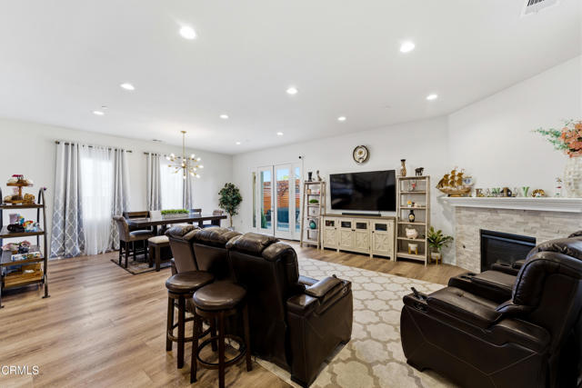 Detail Gallery Image 8 of 42 For 2406 Nicklaus St, Oxnard,  CA 93036 - 4 Beds | 2/1 Baths