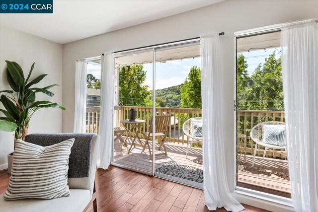 Image 14 of 33 For 122 Ascot Court  C