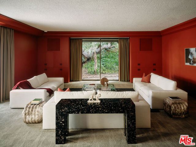 1117 N Beverly Drive, Beverly Hills CA: https://media.crmls.org/mediaz/b04ff7bf-5eab-4878-93b1-00a6767a0d3e.jpg