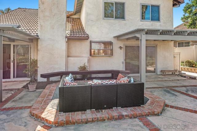16071 Sun Summit Pt, San Diego CA: https://media.crmls.org/mediaz/b0503413-ba9d-496b-8a11-950195e62373.jpg