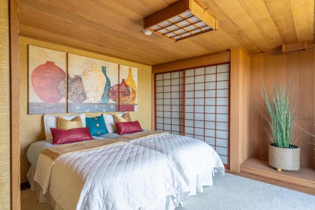 2952 Cuesta Way, Carmel CA: https://media.crmls.org/mediaz/b0503821-5e8e-44ae-a17f-430918299054.jpg