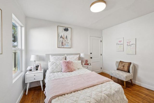 2352 Menalto Avenue, East Palo Alto CA: https://media.crmls.org/mediaz/b051d688-641a-4074-9a9f-78e9faa9866d.jpg