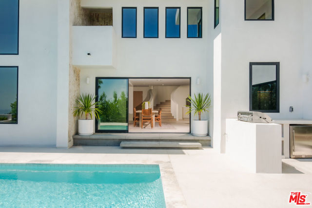2380 Venus Drive, Los Angeles CA: https://media.crmls.org/mediaz/b052548b-06c4-4177-bd9a-8706d0737ebe.jpg