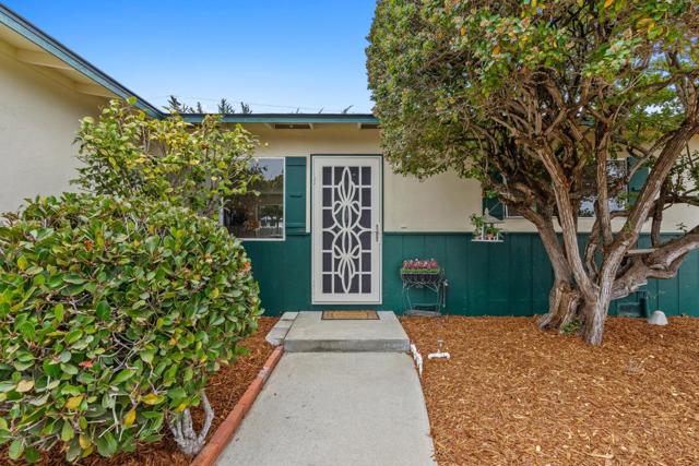 274 Cosky Drive, Marina CA: https://media.crmls.org/mediaz/b0526b33-d3d0-4499-94b7-06fc3fc57403.jpg