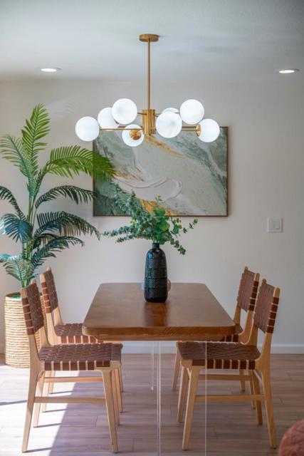 509 Sierra Vista Avenue, Mountain View CA: https://media.crmls.org/mediaz/b053165d-f5ab-4127-9507-b6cffefce3e1.jpg