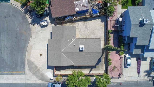 81 Pioneer Ct, Oakley CA: https://media.crmls.org/mediaz/b0534721-99c8-4786-b5cf-a778eeb30af7.jpg