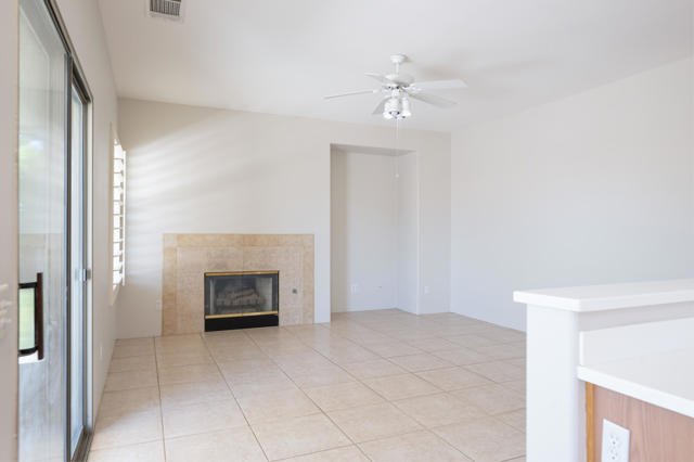 44950 Calle Santa Barbara, La Quinta CA: https://media.crmls.org/mediaz/b053480e-8fc9-4c39-a5da-7132054ed042.jpg
