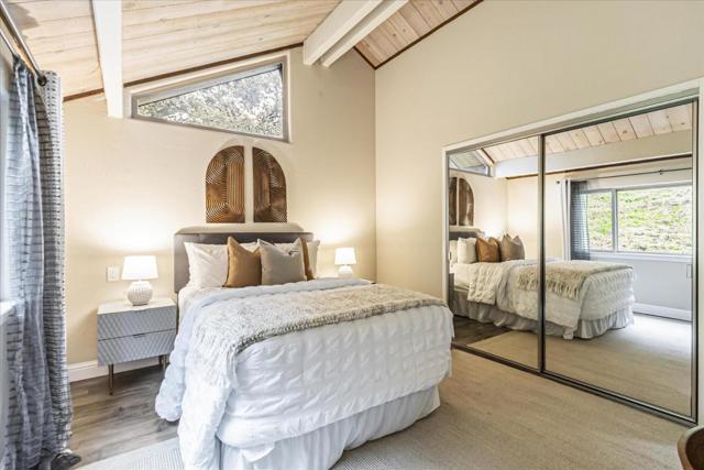 19233 Mountain Way, Los Gatos CA: https://media.crmls.org/mediaz/b053a190-11b5-4521-a583-972e62be4f09.jpg
