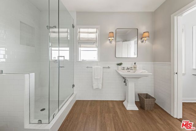 2107 Coldwater Canyon Drive, Beverly Hills CA: https://media.crmls.org/mediaz/b053aa85-0931-47a9-8bd1-3293cbe6d3ad.jpg