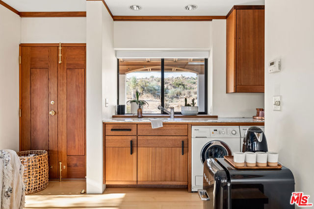 Image 5 of 19 For 53252 Pipes Canyon Road