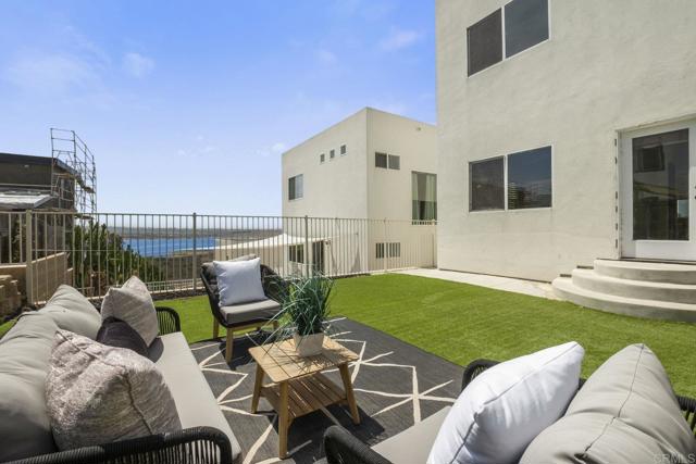 Detail Gallery Image 8 of 35 For 351 Maria Ave, Spring Valley,  CA 91977 - 3 Beds | 3 Baths