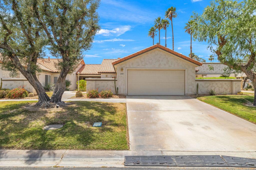 203 Desert Falls Drive E