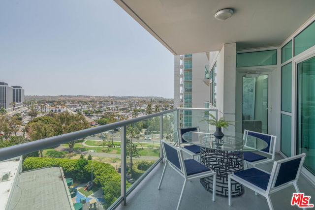 13600 Marina Pointe Drive, Marina del Rey CA: https://media.crmls.org/mediaz/b056588e-5753-433a-924d-e71a22a1cf31.jpg