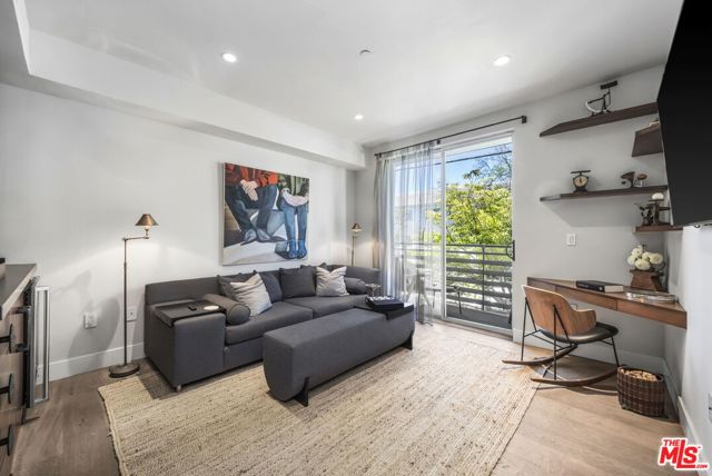 Drew Fenton | 900 S Westgate Avenue Los Angeles CA | MLS: 7293720
