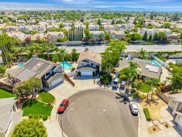 1206 Sycamore Court, Gilroy CA: https://media.crmls.org/mediaz/b056ae59-1f40-40a6-8d1e-696fa9dbe485.jpg