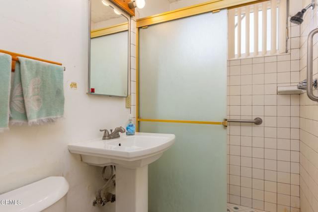 Detail Gallery Image 9 of 16 For 4117 S C St, Oxnard,  CA 93033 - 3 Beds | 2 Baths