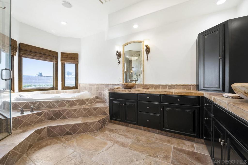 MLS #250041241SD image #33