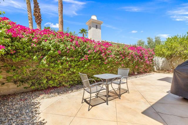80813 Calle Azul, La Quinta CA: https://media.crmls.org/mediaz/b0573dc6-de8f-4bb7-a340-c877bb49d85a.jpg